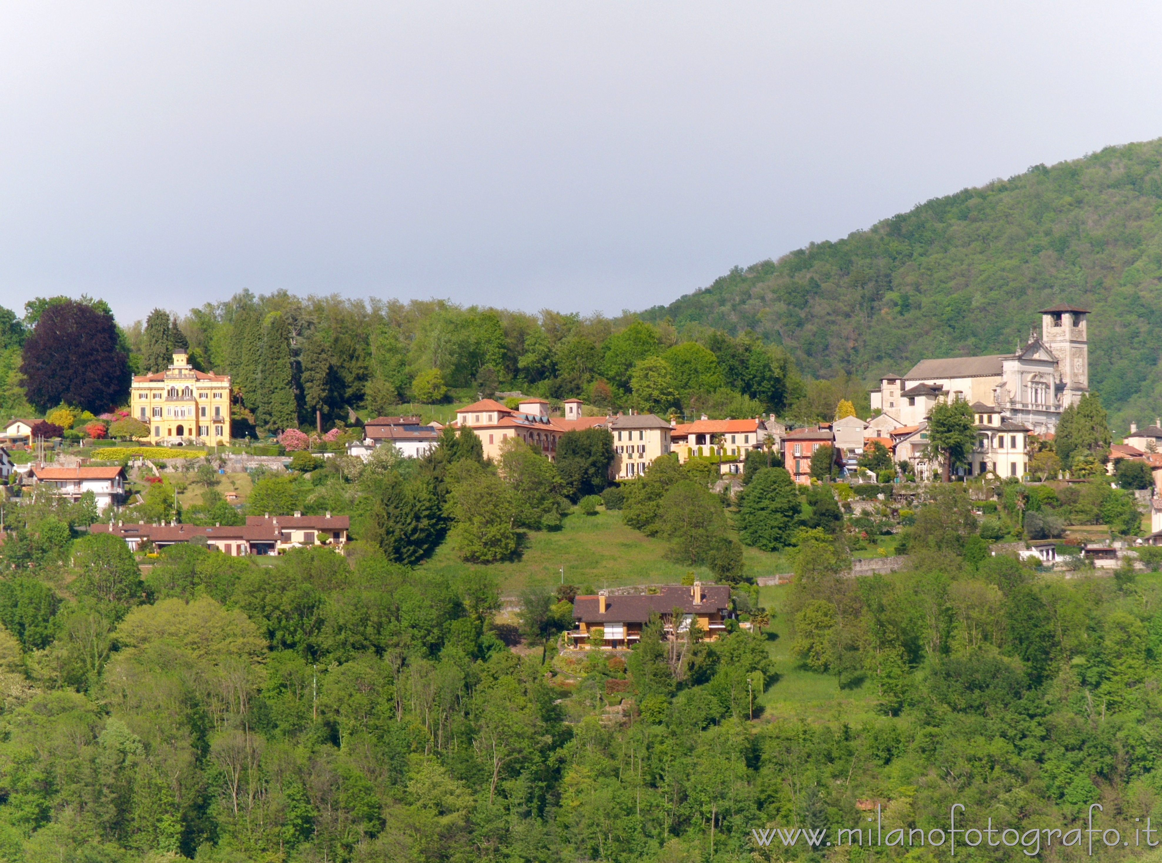 Orta San Giulio (Novara) - Miasino visto dall'ultima cappella del Sacro Monte di Orta